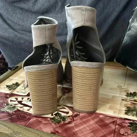 Torrid heels 😍 - Picture 3 of 8